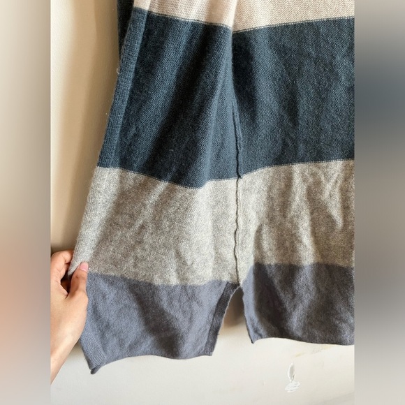 Claudia Nichole 100 % Cashmere Striped Hooded Sweater - Gray and Blue - Picture 8 of 10
